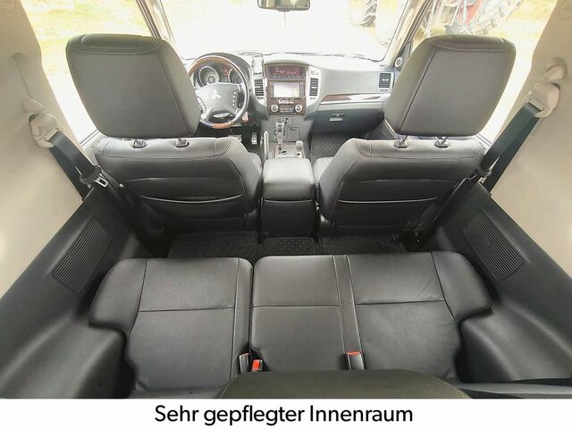 Міцубісі Паджеро 2016 у Європі на Automoto.ua Чорний Міцубісі Паджеро, об'ємом двигуна 3.2 л та пробігом 107 тис. км за 36935 $, фото 13 на Automoto.ua