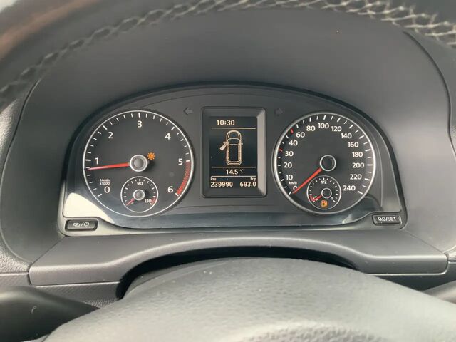 Фольксваген Кадди 2015 в Европе на Automoto.ua Серебряный Фольксваген Кадди, объемом двигателя 1.6 л и пробегом 240 тыс. км за 9595 $, фото 8 на Automoto.ua