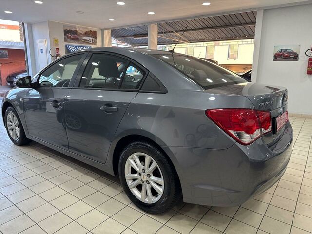 Шевроле Круз 2013 в Европе на Automoto.ua Серый Шевроле Круз, объемом двигателя 1.8 л и пробегом 192 тыс. км за 4200 $, фото 8 на Automoto.ua