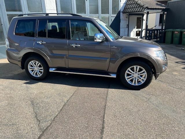 Міцубісі Паджеро 2017 у Європі на Automoto.ua Коричневий Міцубісі Паджеро, об'ємом двигуна 3.2 л та пробігом 140 тис. км за 40632 $, фото 16 на Automoto.ua