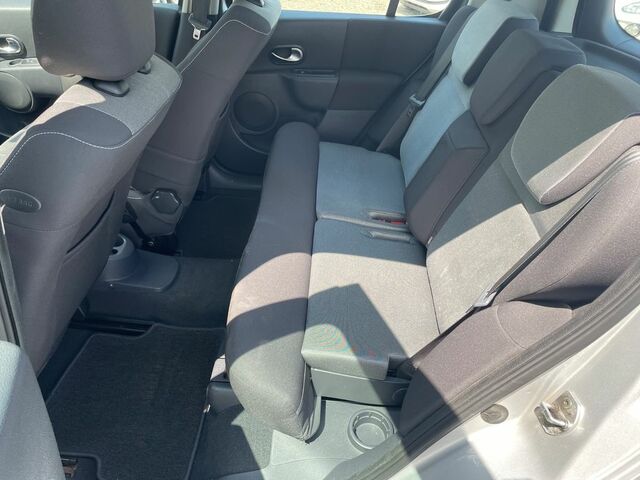 Рено Модус 2006 у Європі на Automoto.ua Сірий Рено Модус, об'ємом двигуна 1.15 л та пробігом 104 тис. км за 3842 $, фото 10 на Automoto.ua