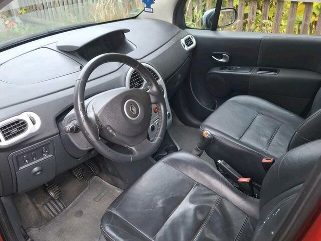 Рено Grand Modus 2008 в Европе на Automoto.ua Красный Рено Grand Modus, объемом двигателя 0 л и пробегом 18 тыс. км за 1500 $, фото 2 на Automoto.ua