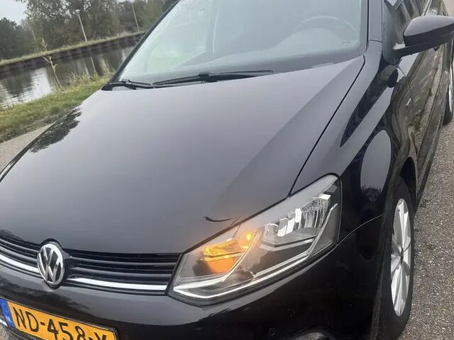 Фольксваген Поло 2015 у Європі на Automoto.ua Чорний Фольксваген Поло, об'ємом двигуна 1.42 л та пробігом 192 тис. км за 8174 $, фото 1 на Automoto.ua