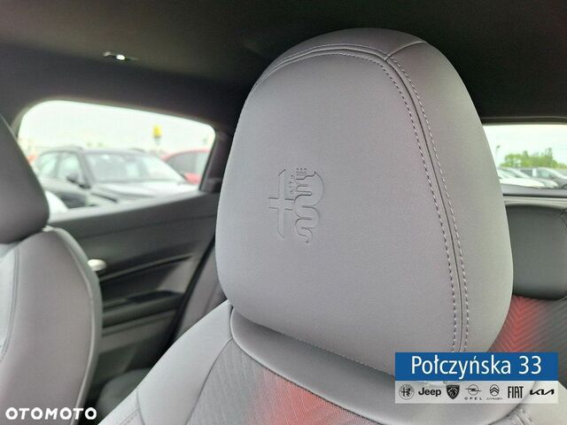 Альфа Ромео Джуниор 2025 в Европе на Automoto.ua Синий Альфа Ромео Джуниор, объемом двигателя 1 л и пробегом 7 тыс. км за 31693 $, фото 14 на Automoto.ua