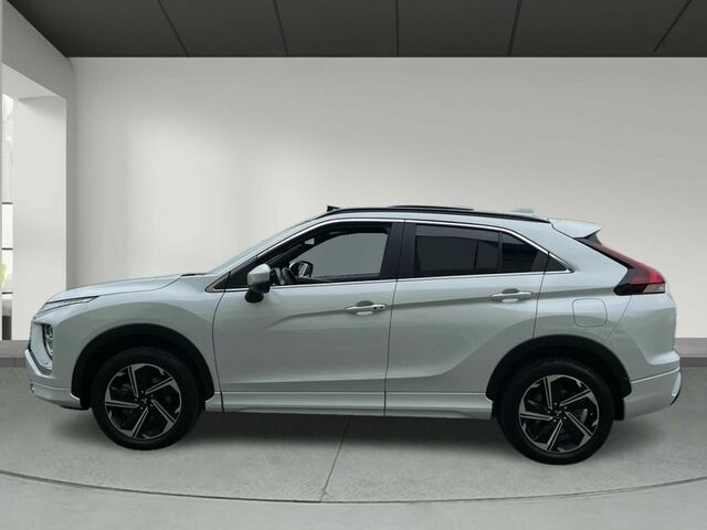 Міцубісі Eclipse Cross 2021 у Європі на Automoto.ua Білий Міцубісі Eclipse Cross, об'ємом двигуна 2.36 л та пробігом 45 тис. км за 30395 $, фото 6 на Automoto.ua