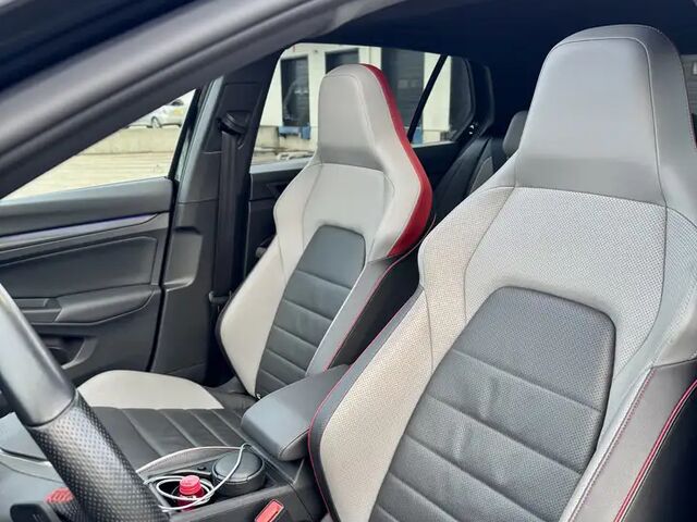 Фольксваген Гольф 2021 в Европе на Automoto.ua Черный Фольксваген Гольф, объемом двигателя 1.98 л и пробегом 73 тыс. км за 43279 $, фото 10 на Automoto.ua