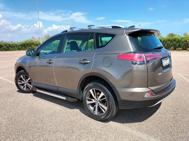 Тойота РАВ 4 2016 в Европе на Automoto.ua Бронзовый Тойота РАВ 4, объемом двигателя 2 л и пробегом 143 тыс. км за 17988 $, фото 11 на Automoto.ua