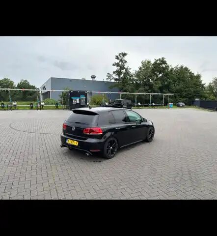 Фольксваген Гольф 2010 у Європі на Automoto.ua Чорний Фольксваген Гольф, об'ємом двигуна 1.97 л та пробігом 257 тис. км за 9055 $, фото 2 на Automoto.ua