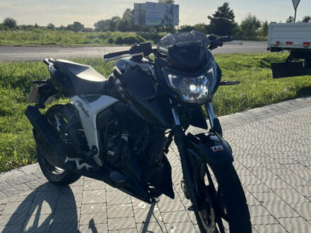 TVS Apache RTR 160 2021 в Львове на Automoto.ua Черный TVS Apache RTR 160, объемом двигателя 0.16 л и пробегом 6 тыс. км за 1550 $, фото 1 на Automoto.ua