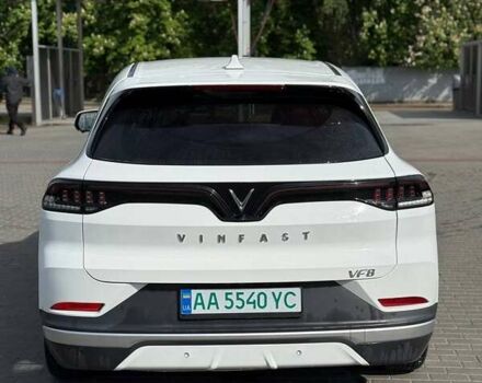 Белый VinFast VF-8, объемом двигателя 0 л и пробегом 26 тыс. км за 19700 $, фото 12 на Automoto.ua
