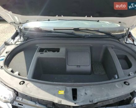 Белый VinFast VF-8, объемом двигателя 0 л и пробегом 18 тыс. км за 12500 $, фото 10 на Automoto.ua