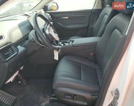 Белый VinFast VF-8, объемом двигателя 0 л и пробегом 18 тыс. км за 12500 $, фото 6 на Automoto.ua