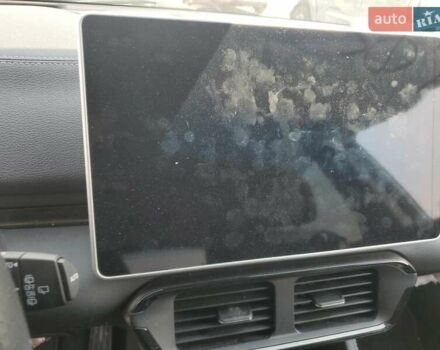 Белый VinFast VF-8, объемом двигателя 0 л и пробегом 18 тыс. км за 12500 $, фото 8 на Automoto.ua