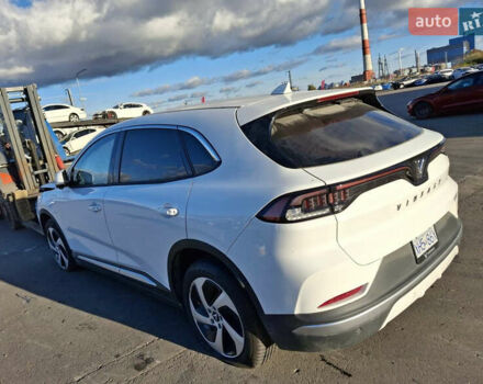 Белый VinFast VF-8, объемом двигателя 0 л и пробегом 3 тыс. км за 12999 $, фото 4 на Automoto.ua