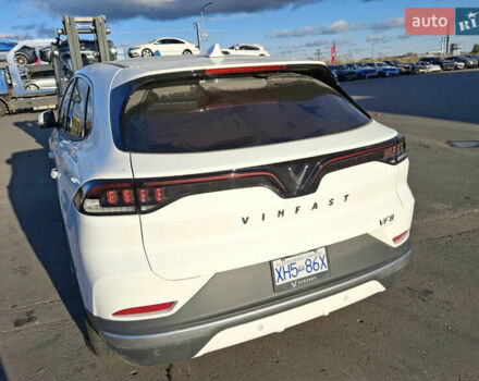 Белый VinFast VF-8, объемом двигателя 0 л и пробегом 3 тыс. км за 12999 $, фото 5 на Automoto.ua