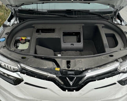 Белый VinFast VF-8, объемом двигателя 0 л и пробегом 3 тыс. км за 12999 $, фото 11 на Automoto.ua