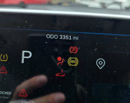 Белый VinFast VF-8, объемом двигателя 0 л и пробегом 3 тыс. км за 12999 $, фото 20 на Automoto.ua