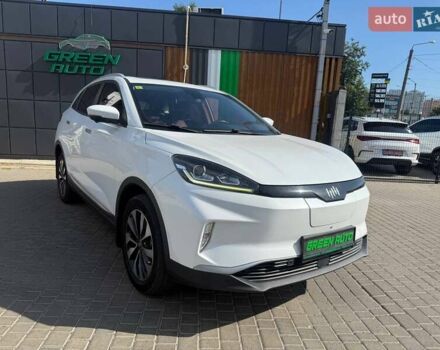 Белый Weltmeister EX5, объемом двигателя 0 л и пробегом 160 тыс. км за 12700 $, фото 1 на Automoto.ua