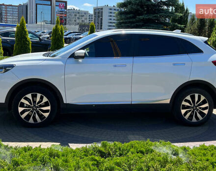 Белый Weltmeister EX5, объемом двигателя 0 л и пробегом 26 тыс. км за 21999 $, фото 3 на Automoto.ua