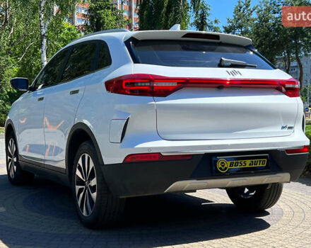 Белый Weltmeister EX5, объемом двигателя 0 л и пробегом 26 тыс. км за 21999 $, фото 4 на Automoto.ua