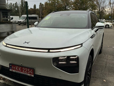 Белый Xpeng G9, объемом двигателя 0 л и пробегом 1 тыс. км за 46000 $, фото 1 на Automoto.ua