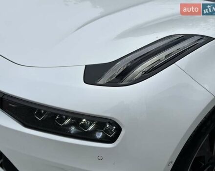 Белый Zeekr 001, объемом двигателя 0 л и пробегом 52 тыс. км за 42990 $, фото 3 на Automoto.ua