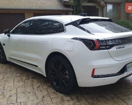 Білий Zeekr 001, об'ємом двигуна 0 л та пробігом 59 тис. км за 32400 $, фото 1 на Automoto.ua