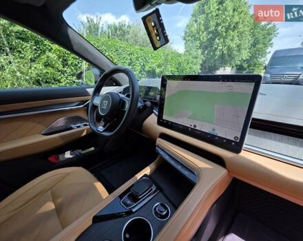 Белый Zeekr 001, объемом двигателя 0 л и пробегом 14 тыс. км за 53800 $, фото 15 на Automoto.ua