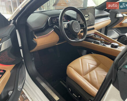 Белый Zeekr 001, объемом двигателя 0 л и пробегом 26 тыс. км за 36500 $, фото 15 на Automoto.ua