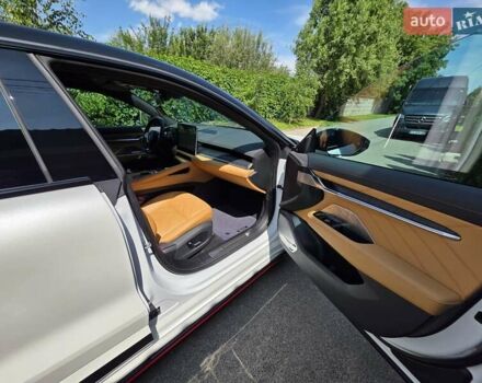 Белый Zeekr 001, объемом двигателя 0 л и пробегом 14 тыс. км за 53800 $, фото 9 на Automoto.ua