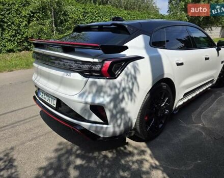 Белый Zeekr 001, объемом двигателя 0 л и пробегом 14 тыс. км за 53800 $, фото 2 на Automoto.ua