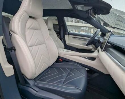 Білий Zeekr 001, об'ємом двигуна 0 л та пробігом 38 тис. км за 37500 $, фото 4 на Automoto.ua