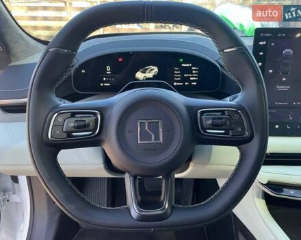 Белый Zeekr 001, объемом двигателя 0 л и пробегом 16 тыс. км за 43790 $, фото 21 на Automoto.ua