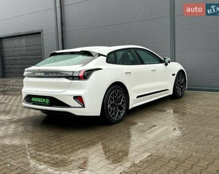 Белый Zeekr 001, объемом двигателя 0 л и пробегом 11 тыс. км за 37400 $, фото 3 на Automoto.ua