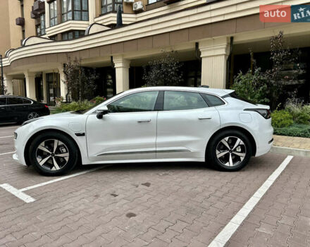 Білий Zeekr 001, об'ємом двигуна 0 л та пробігом 2 тис. км за 40000 $, фото 2 на Automoto.ua