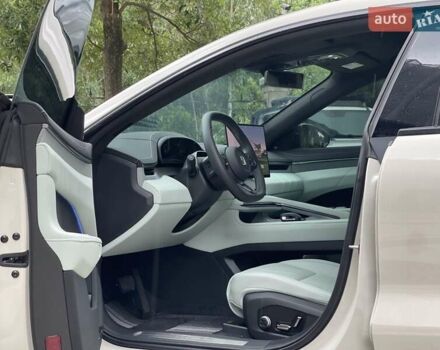 Белый Zeekr 001, объемом двигателя 0 л и пробегом 17 тыс. км за 46800 $, фото 4 на Automoto.ua