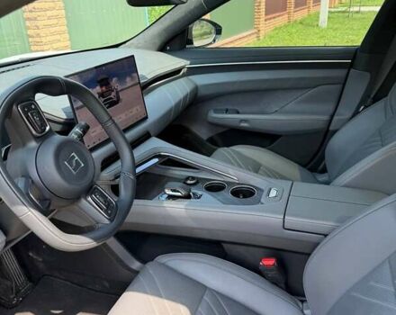 Белый Zeekr 001, объемом двигателя 0 л и пробегом 10 тыс. км за 37000 $, фото 2 на Automoto.ua