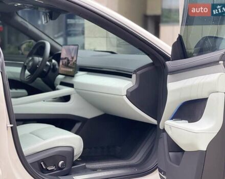 Белый Zeekr 001, объемом двигателя 0 л и пробегом 17 тыс. км за 46800 $, фото 6 на Automoto.ua