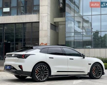Белый Zeekr 001, объемом двигателя 0 л и пробегом 23 тыс. км за 42900 $, фото 3 на Automoto.ua