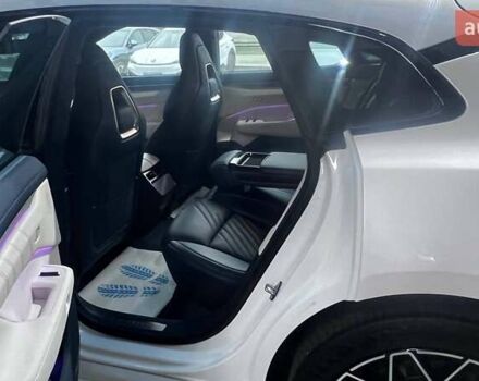 Білий Zeekr 001, об'ємом двигуна 0 л та пробігом 11 тис. км за 37390 $, фото 11 на Automoto.ua