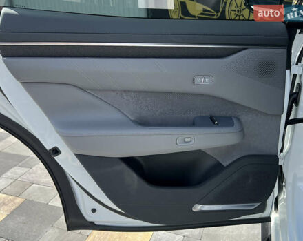 Белый Zeekr 001, объемом двигателя 0 л и пробегом 20 тыс. км за 47000 $, фото 18 на Automoto.ua