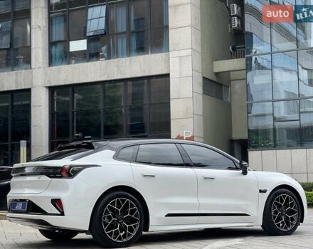 Белый Zeekr 001, объемом двигателя 0 л и пробегом 15 тыс. км за 38800 $, фото 1 на Automoto.ua