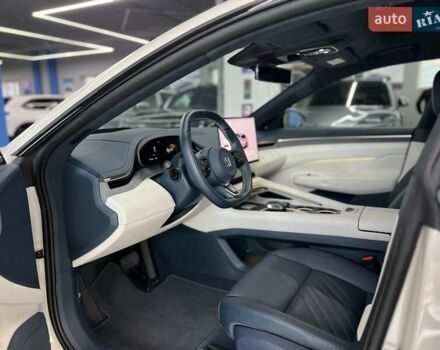 Білий Zeekr 001, об'ємом двигуна 0 л та пробігом 12 тис. км за 44999 $, фото 19 на Automoto.ua