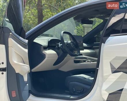 Белый Zeekr 001, объемом двигателя 0 л и пробегом 20 тыс. км за 44900 $, фото 5 на Automoto.ua