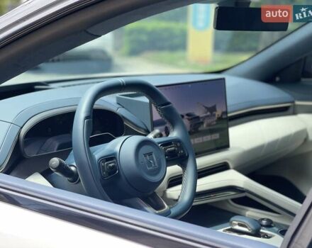 Белый Zeekr 001, объемом двигателя 0 л и пробегом 15 тыс. км за 38800 $, фото 4 на Automoto.ua