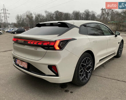 Белый Zeekr 001, объемом двигателя 0 л и пробегом 8 тыс. км за 44800 $, фото 7 на Automoto.ua