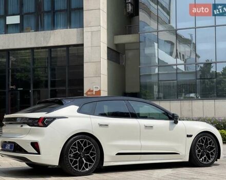 Белый Zeekr 001, объемом двигателя 0 л и пробегом 10 тыс. км за 40800 $, фото 2 на Automoto.ua