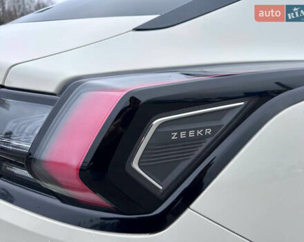 Білий Zeekr 001, об'ємом двигуна 0 л та пробігом 13 тис. км за 45800 $, фото 10 на Automoto.ua