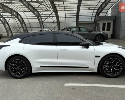 Белый Zeekr 001, объемом двигателя 0 л и пробегом 11 тыс. км за 41900 $, фото 3 на Automoto.ua