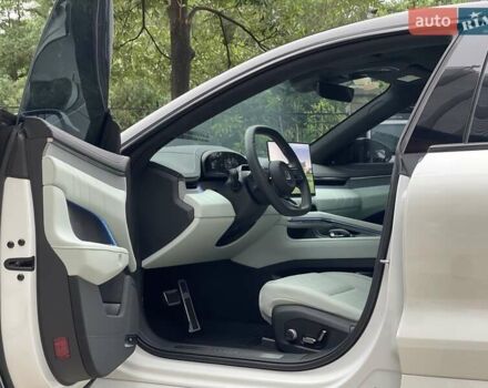 Белый Zeekr 001, объемом двигателя 0 л и пробегом 10 тыс. км за 38900 $, фото 6 на Automoto.ua